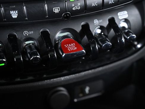 Certified 2023 MINI Cooper Clubman S AWD/4WD image 18