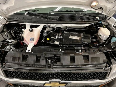 Used 2020 Chevrolet Express 2500 LT w/ LT Preferred Equipment Group image 8