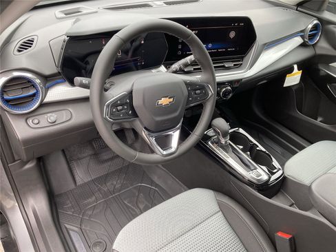 New 2026 Chevrolet Trax LT w/ Driver Confidence Package image 12