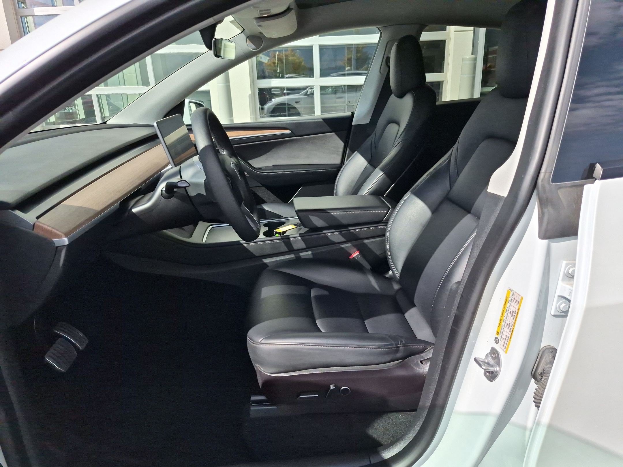 Used 2023 Tesla Model Y Long Range AWD/4WD image 18