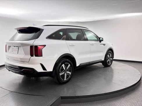 Used 2022 Kia Sorento S FWD image 8