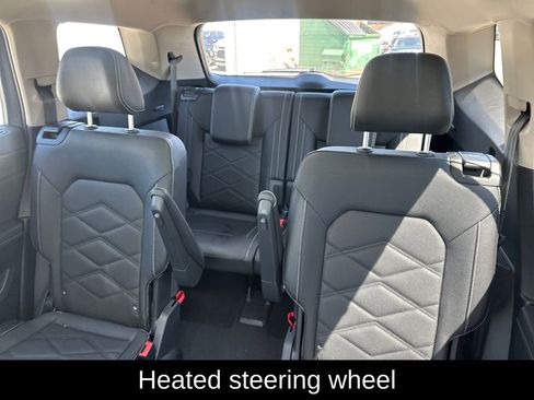 Used 2025 Volkswagen Atlas SE AWD/4WD image 18