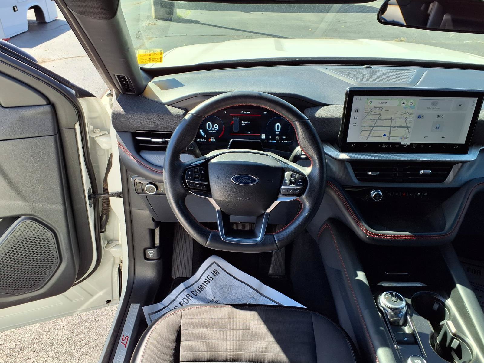 Used 2025 Ford Explorer ST-Line w/ ST-Line Street Pack AWD/4WD image 3