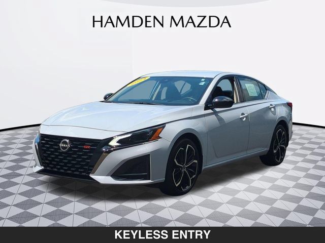 Used 2024 Nissan Altima 2.5 SR AWD/4WD image 8
