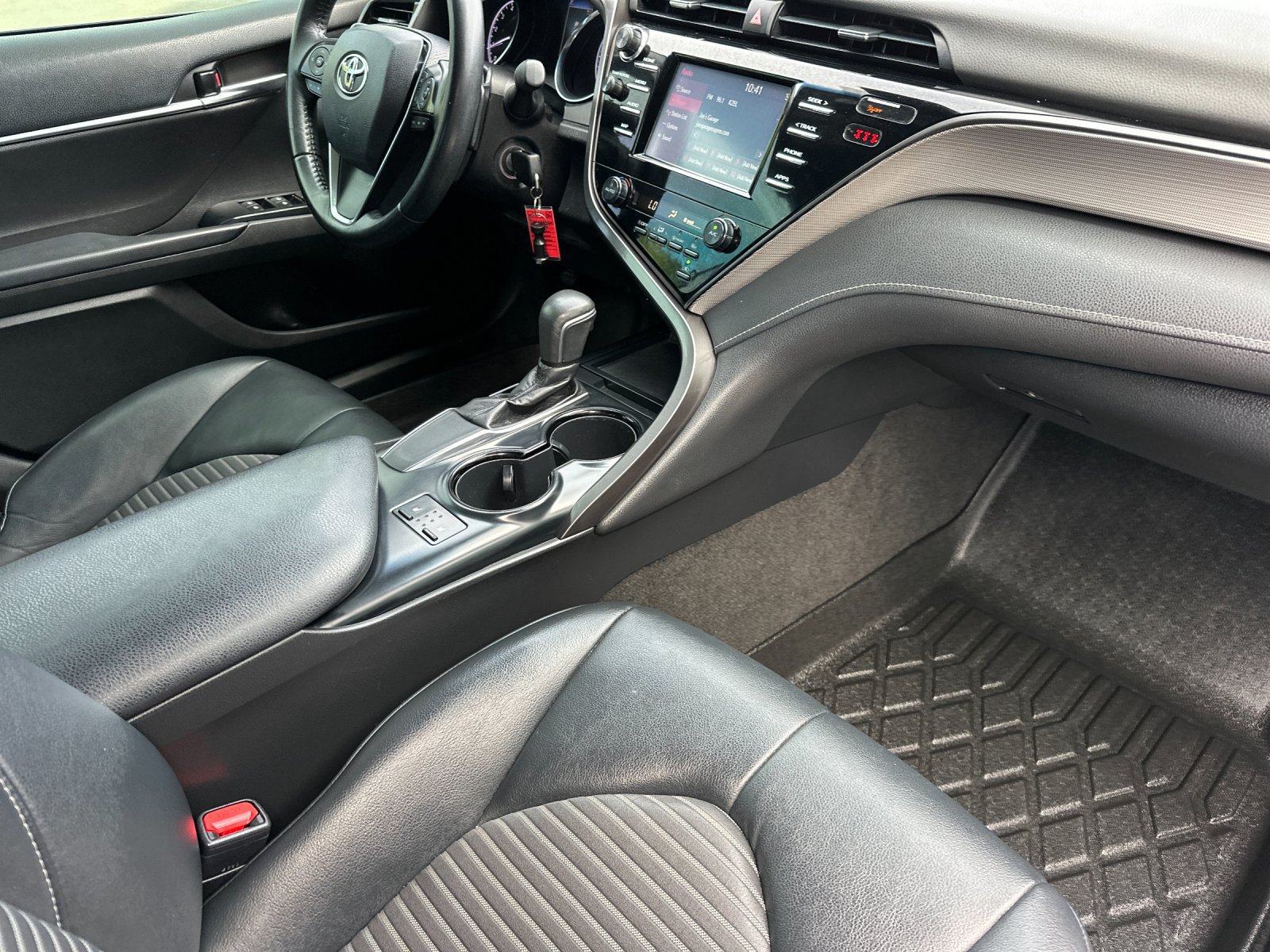 Used 2019 Toyota Camry SE FWD image 15