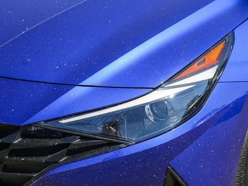 Certified 2023 Hyundai Elantra SE FWD image 8