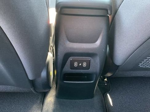 Certified 2026 Hyundai Venue SEL FWD image 21