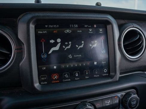 Used 2020 Jeep Gladiator Rubicon AWD/4WD image 20