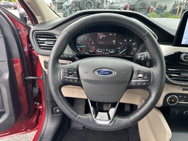 Certified 2020 Ford Escape SEL FWD image 15