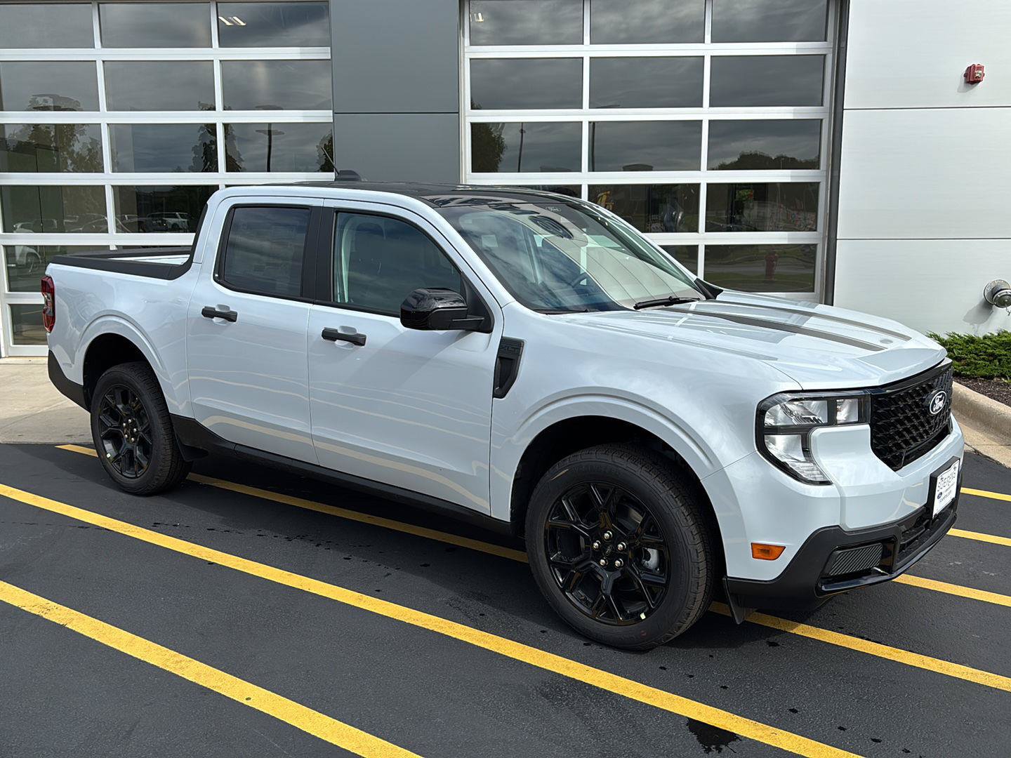 New 2026 Ford Maverick XLT w/ XLT Luxury Package AWD/4WD image 2