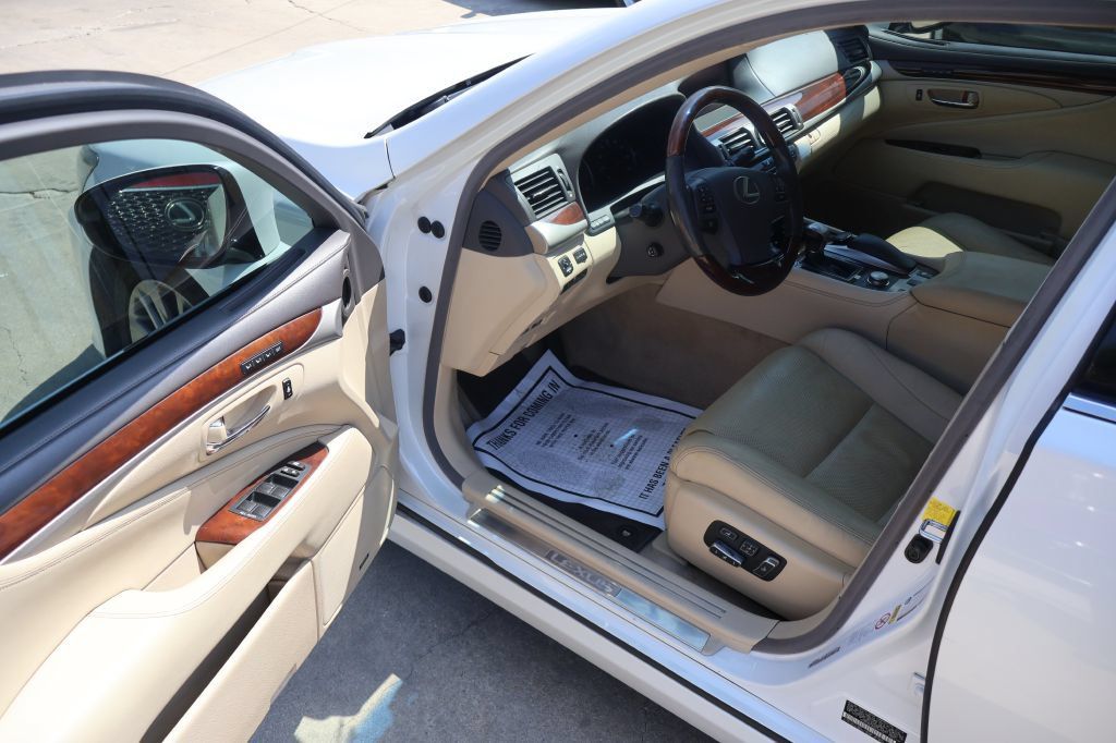 Used 2013 Lexus LS 460 w/ Comfort Pkg RWD image 13