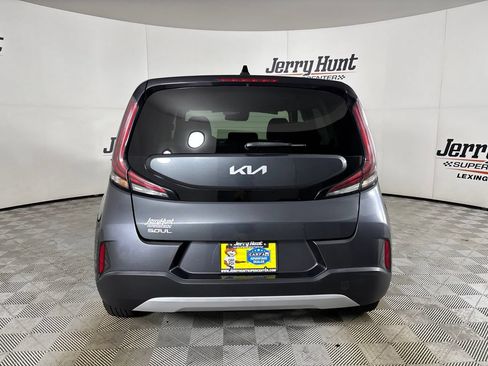 Used 2024 Kia Soul LX w/ Option Group 015 FWD image 5