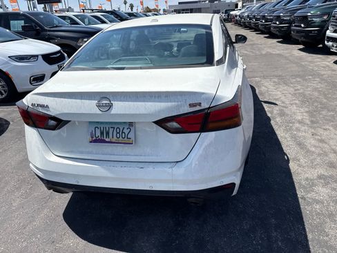 Used 2024 Nissan Altima 2.5 SR FWD image 16