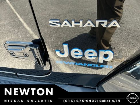 Used 2023 Jeep Wrangler Unlimited Sahara w/ Cold Weather Group AWD/4WD image 14