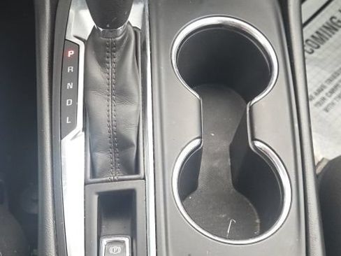 Used 2018 Chevrolet Equinox LS FWD image 32