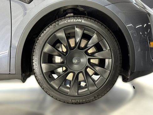 Used 2021 Tesla Model Y Long Range AWD/4WD image 12