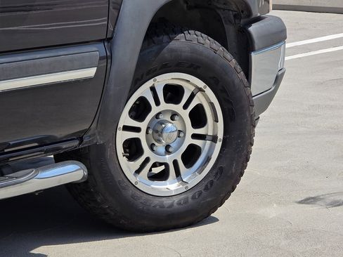 Used 2005 Chevrolet Avalanche Z71 w/ Preferred Equipment Group image 7