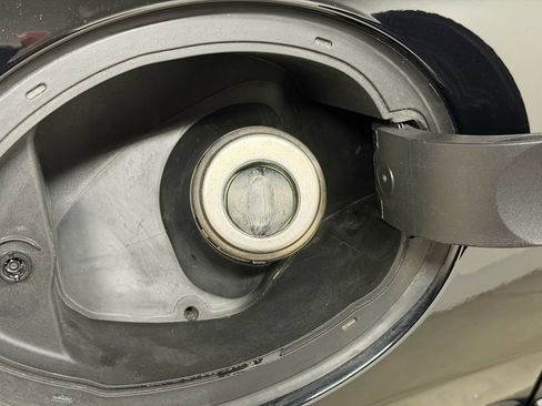 Used 2020 Jeep Cherokee Trailhawk w/ Comfort/Convenience Group image 21