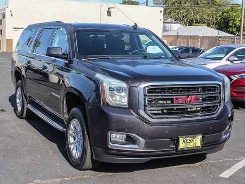 Used 2015 GMC Yukon XL SLE w/ Convenience Package image 3