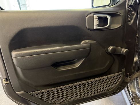 Used 2023 Jeep Wrangler Unlimited Sport image 15