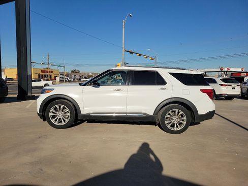 Used 2023 Ford Explorer Limited image 4