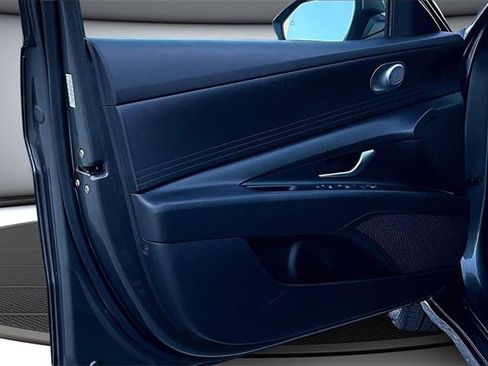 Used 2024 Hyundai Elantra SEL image 20