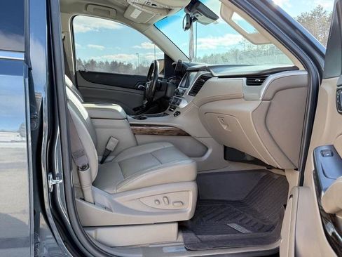 Used 2019 GMC Yukon SLT w/ HD Trailering Package image 16
