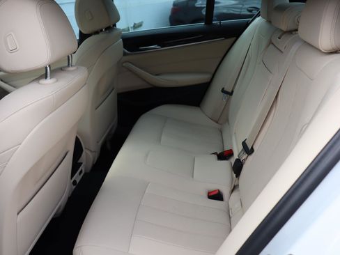 Certified 2023 BMW 530e w/ Convenience Package image 13