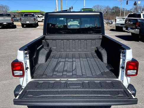 New 2026 Jeep Gladiator Sport AWD/4WD image 18