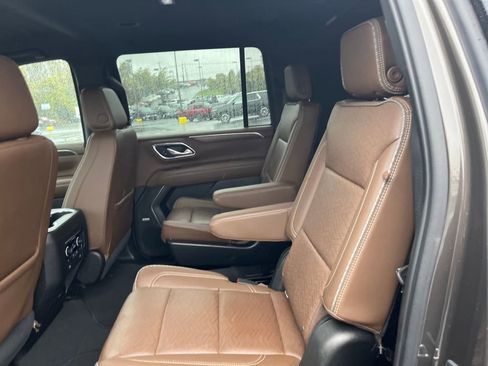 Used 2021 Chevrolet Suburban High Country image 26