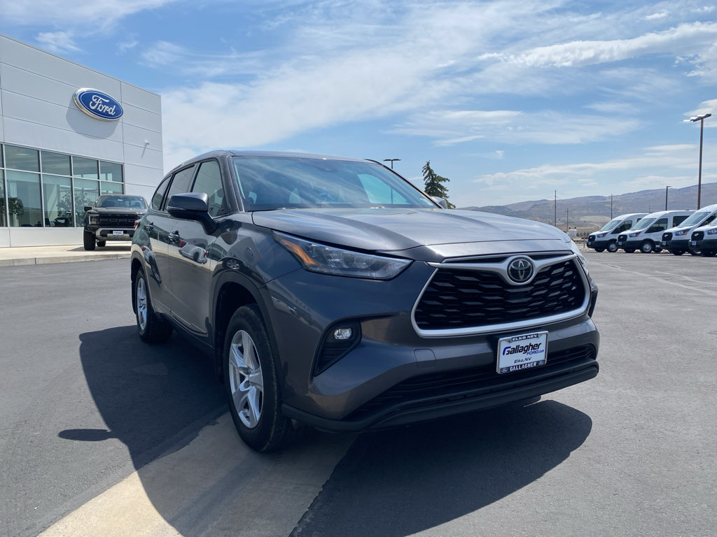 Used 2020 Toyota Highlander LE AWD/4WD image 17