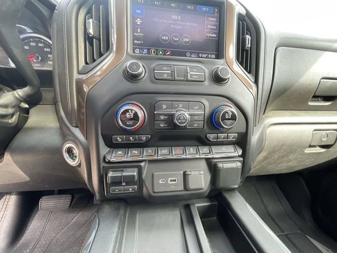 Certified 2020 Chevrolet Silverado 1500 High Country w/ Technology Package AWD/4WD image 36