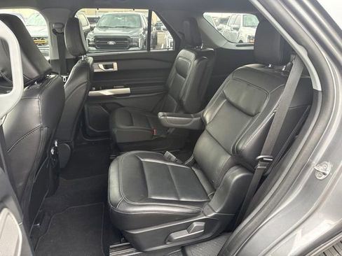 Used 2021 Ford Explorer Limited w/ Equipment Group 301A AWD/4WD image 25