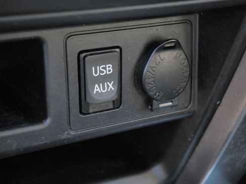 Used 2016 Toyota 4Runner SR5 AWD/4WD image 30
