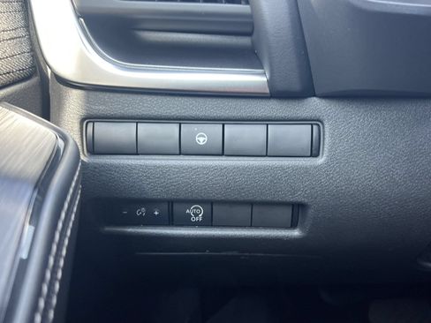 Certified 2023 Nissan Rogue SV FWD image 13