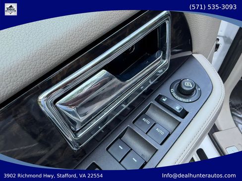 Used 2017 Lincoln Navigator Select AWD/4WD image 22