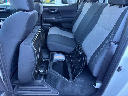 Used 2023 Toyota Tacoma TRD Off-Road image 15