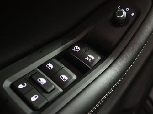 New 2025 Jeep Grand Cherokee L Altitude image 36