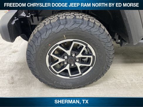 New 2025 Jeep Wrangler Unlimited Rubicon w/ Convenience Group AWD/4WD image 27