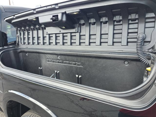 Used 2025 RAM 1500 Laramie w/ Night Edition AWD/4WD image 5
