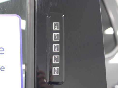 Certified 2023 Ford F150 Lariat image 21