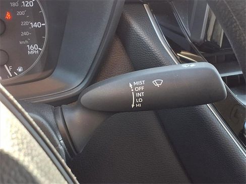 Used 2025 Toyota Corolla LE image 63
