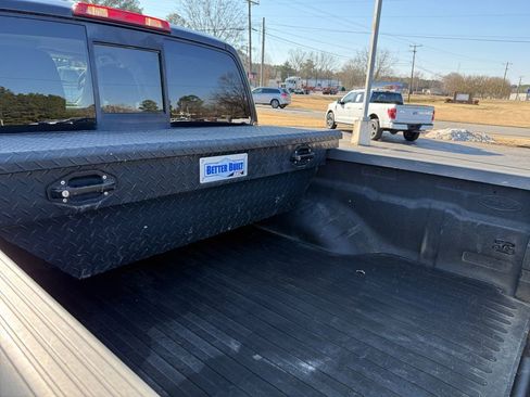 Used 2019 Nissan Frontier SV image 18