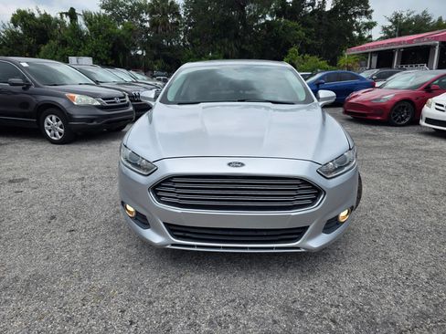 Used 2013 Ford Fusion SE FWD image 2