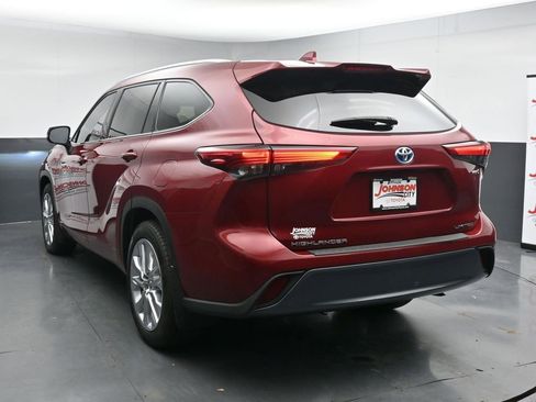 Used 2021 Toyota Highlander Limited AWD/4WD image 6