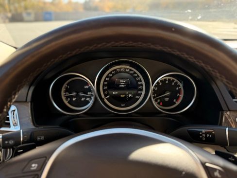 Used 2014 Mercedes-Benz E 350 4MATIC Sedan image 34