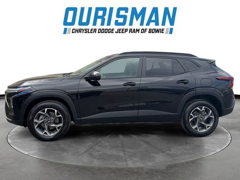 Used 2024 Chevrolet Trax LT image 3