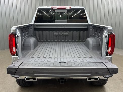 Used 2026 GMC Sierra 1500 SLT AWD/4WD image 18