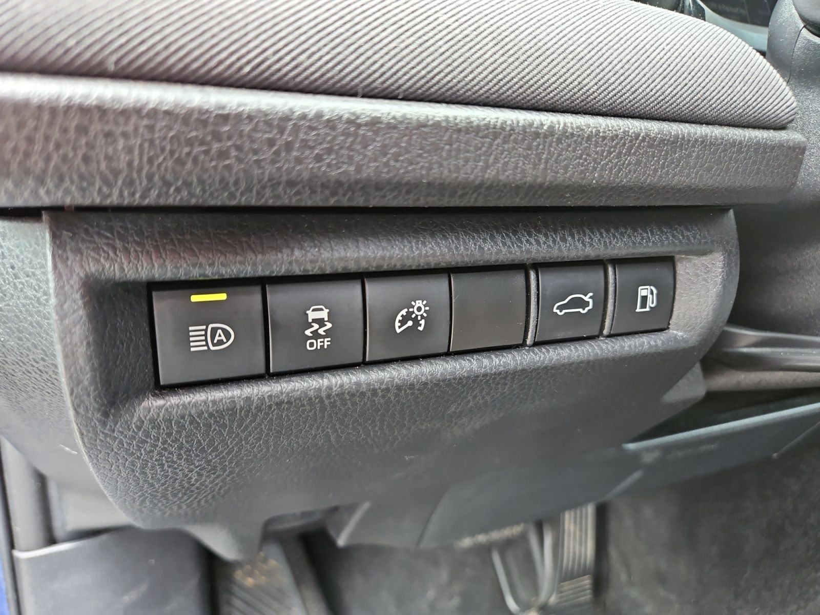 Used 2025 Toyota Camry LE FWD image 22