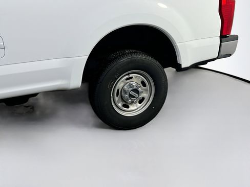 Used 2022 Ford F250 XL w/ Power Equipment Group image 26